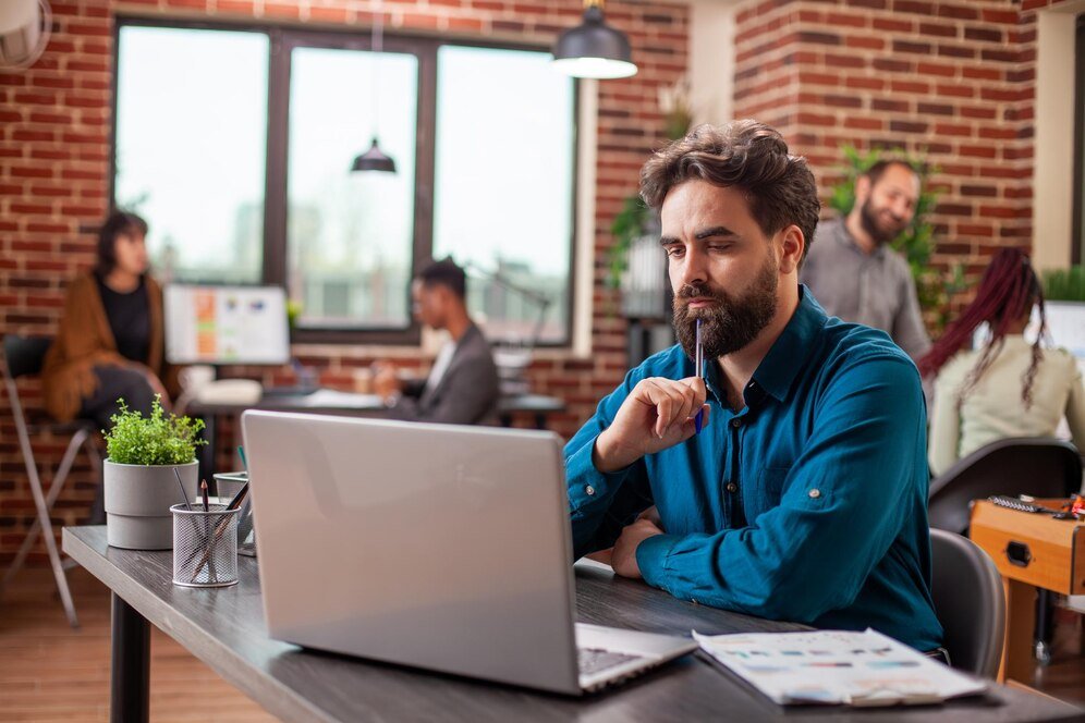 Mastering Risk, Returns, and Leadership at Syracuse